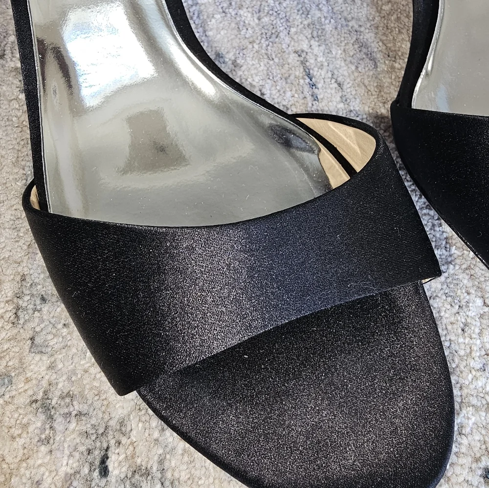 Badgley Mischka Shoes - Picture 5 of 12